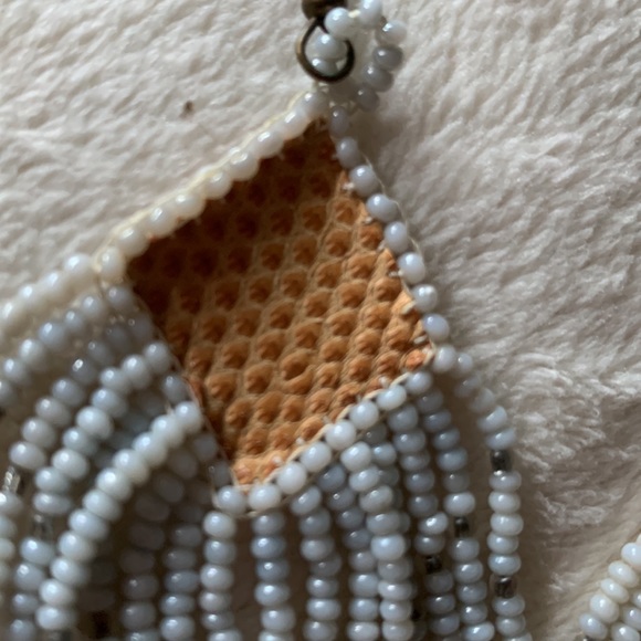 Vintage 80s hand beaded fringe earrings with snake skin leather accents Native - Picture 4 of 6